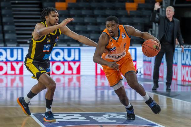 詹姆斯持续 詹姆斯持续